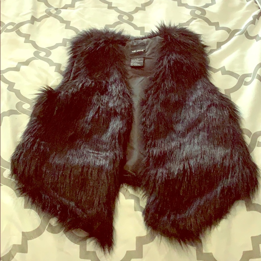 Faux fur sleeveless vest